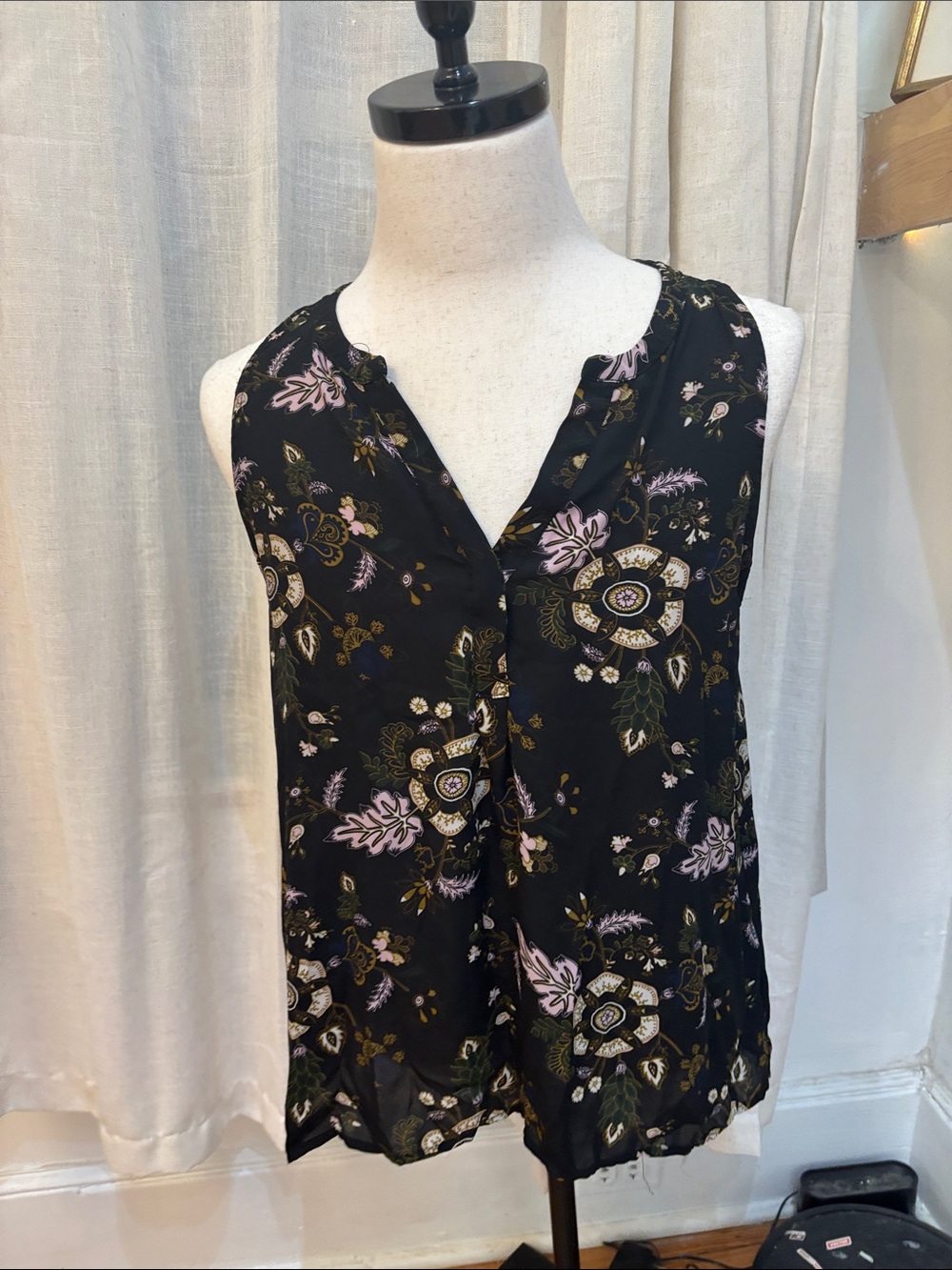 Sleeveless Black Floral V-Neck Top